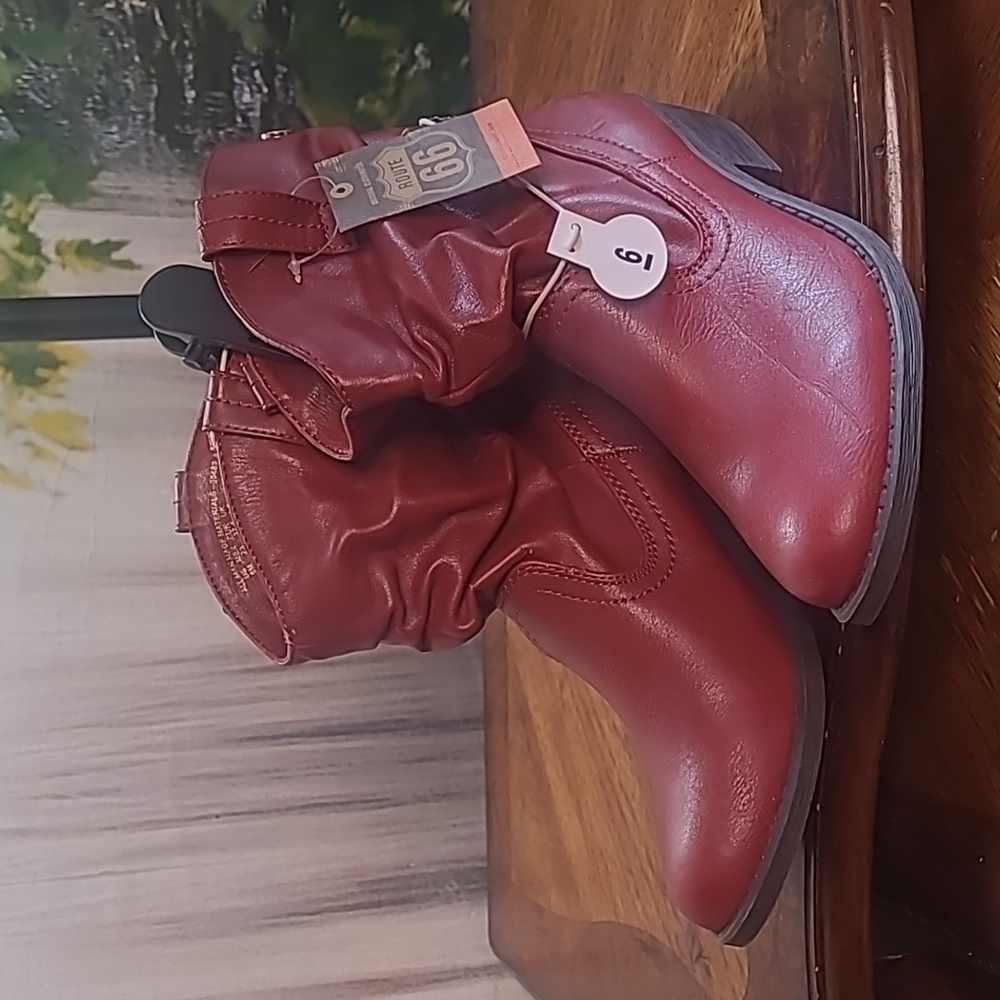 New with tags! Womens 6 Fall deep burgundy Route 66 Arizona ankle bootie